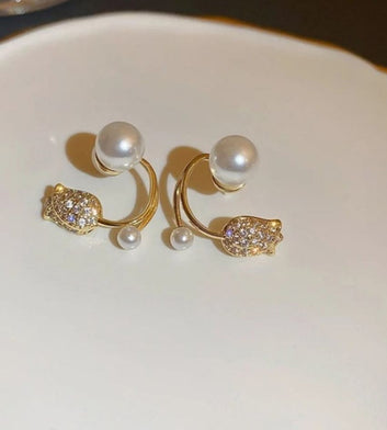 Beautiful Pearl Zircon Korean Flower Earrings For Women – Elegant Floral Design With Sparkling Zircon And Pearl Detailing | Premium Silver And Golden Fashion Jewelry For Parties, Weddings, And Daily Wear | AWT-999 - Silver

Necklace